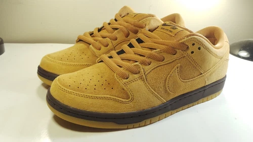 DS NIKE 2023 DUNK SB LOW  BQ6817-204 WHEAT 8, 8.5. 10.5 AIR FORCE MAX PRESTO 1