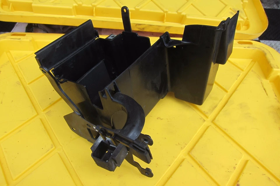 2015 年本田 VT750 C2B Phantom 电池盒 — 第 4/4 张图片