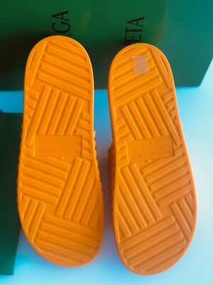 ⭐️BOTTEGA VENETA 95×150 タオル⭐️ ✨激安サマー特価✨ $390 Bottega Veneta Women's Orang Rubber Pool Slides Orange size