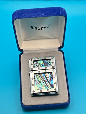 Original Nagelneues ZIPPO Feuerzeug 1991 absolut schönes PERLMUTT EMBLEM