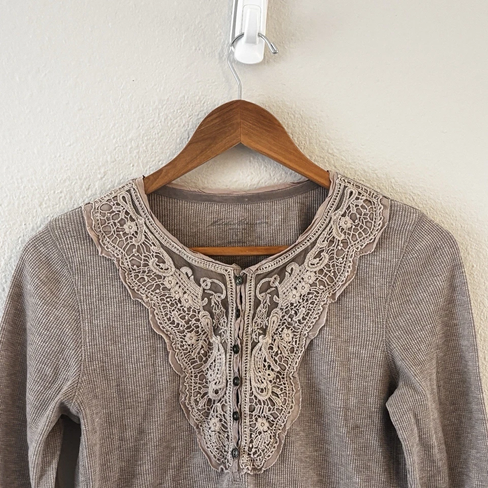 Top Henley tejido gofre encaje ganchillo Eddie Bauer Y2K para mujer talla M boho preppy Foto 3 de 4
