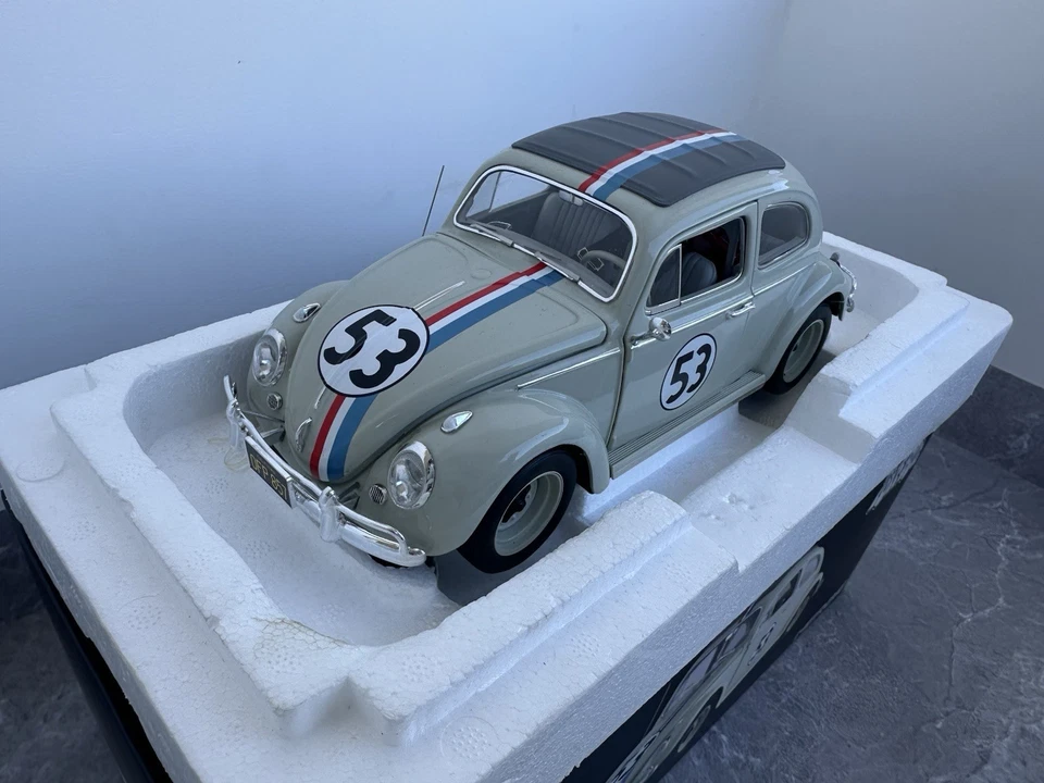 Herbie 1/18 Hot Wheels Élite - Immagine 2 di 4