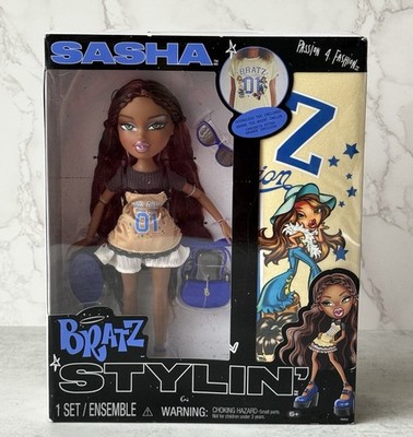 Bratz Stylin' Sasha Fashion Doll with Accessories and Oversized T-Shirt 2025
