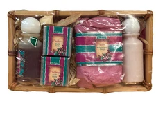 VTG BEN RICKERT Mulberry Personal Treasures Treatment In A Bath Basket USA Made