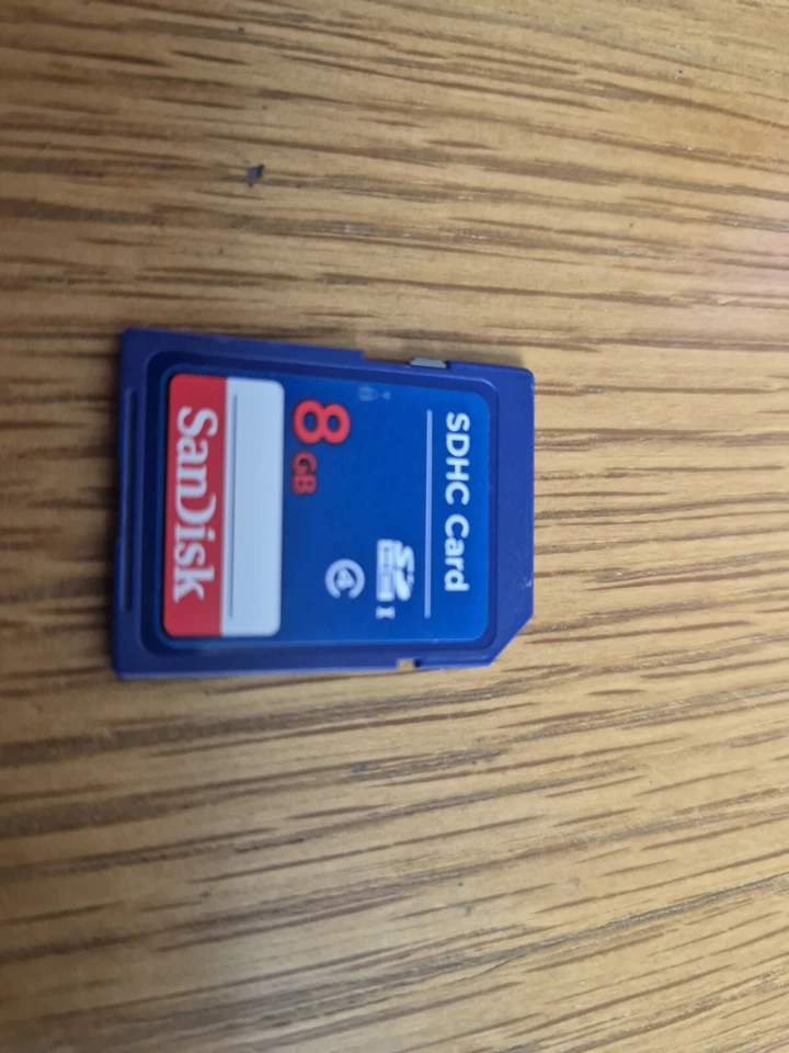 Vivitar Vivicam E128 with 8GB Memory Card - FOR PARTS - Image 3 of 4