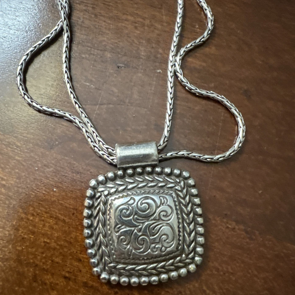 "Collar colgante de astilla cuadrada Brighton Scroll doble hilo ~ dije de corazón ~ 21""" Foto 3 de 4