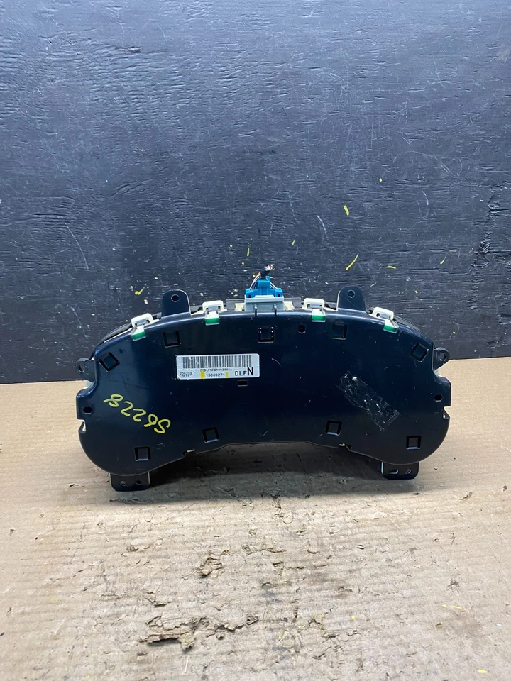 2006 - 2009 GMC Envoy Speedometer Cluster Gauge Oem s6228 DG - Image 4 of 4