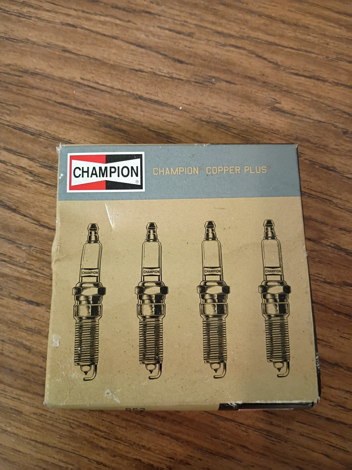  4-pack Champion 852 RCJ6Y Spark Plugs 