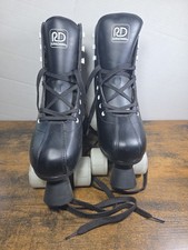 ROLLER DERBY YOUTH ADULT CUSTOM FIT QUAD ROLLER SKATES - SIZE: 7-10 - BLACK