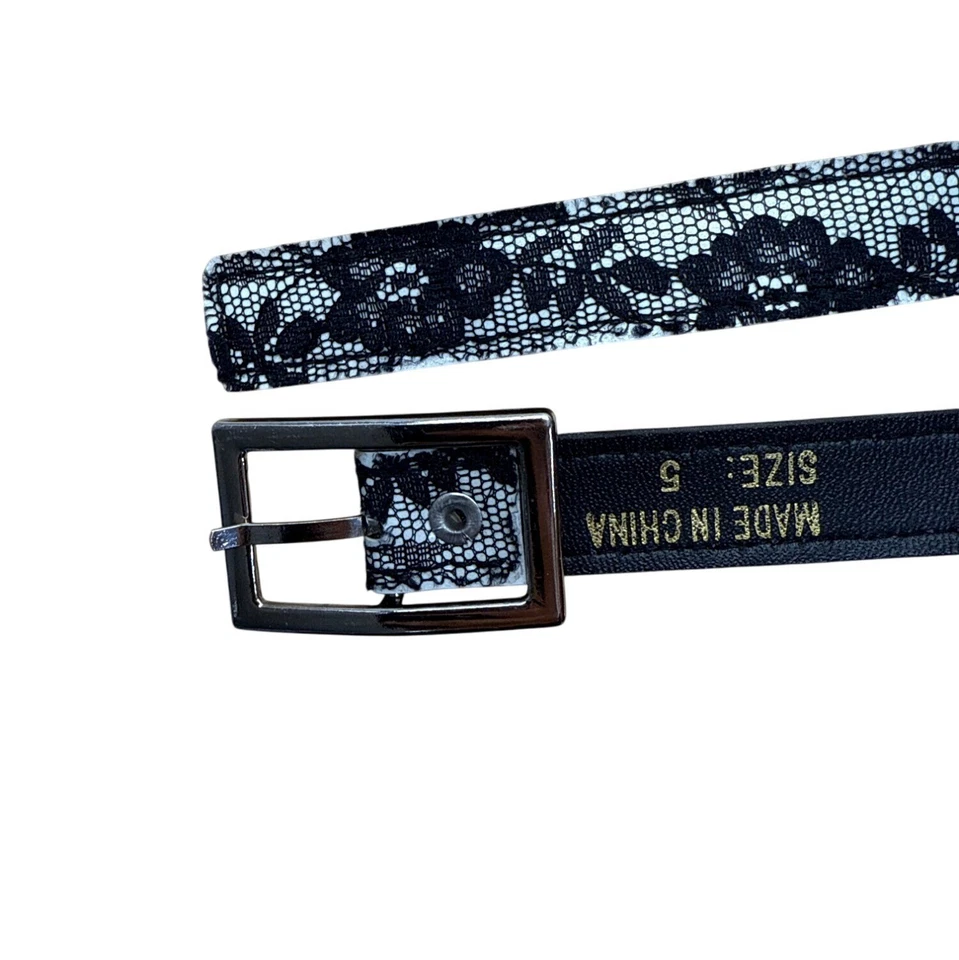Black & White Lace Belt With Silver Buckle Size 5 - Image 3 of 4