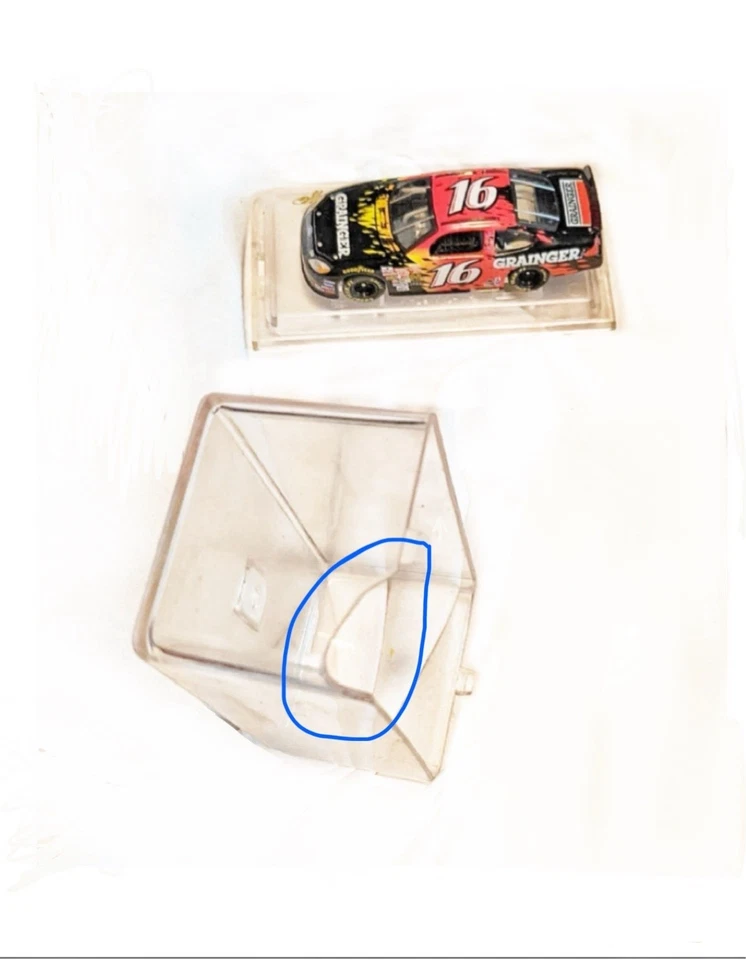 Hot Wheels🏁Greg Biffle 1:64 #16 NASCAR Die Cast Racing Ford Taurus Car +Display - Image 3 of 4