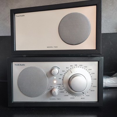 Tivoli Audio Model Two schwarz mit zusätzlichem Speaker sehr guter Zustand 
