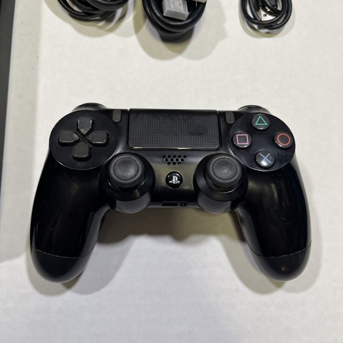 Sony PlayStation 4 Slim CUH-2215B 1TB Video Game Console Bundle w/One Controller - Picture 2 of 4