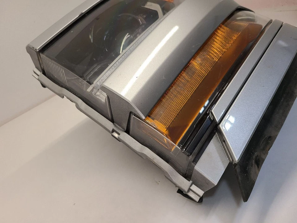 2016 - 2019  CHEVROLET SILVERADO 1500 PICKUP Driver Headlight Classic Style  - Image 3 of 4