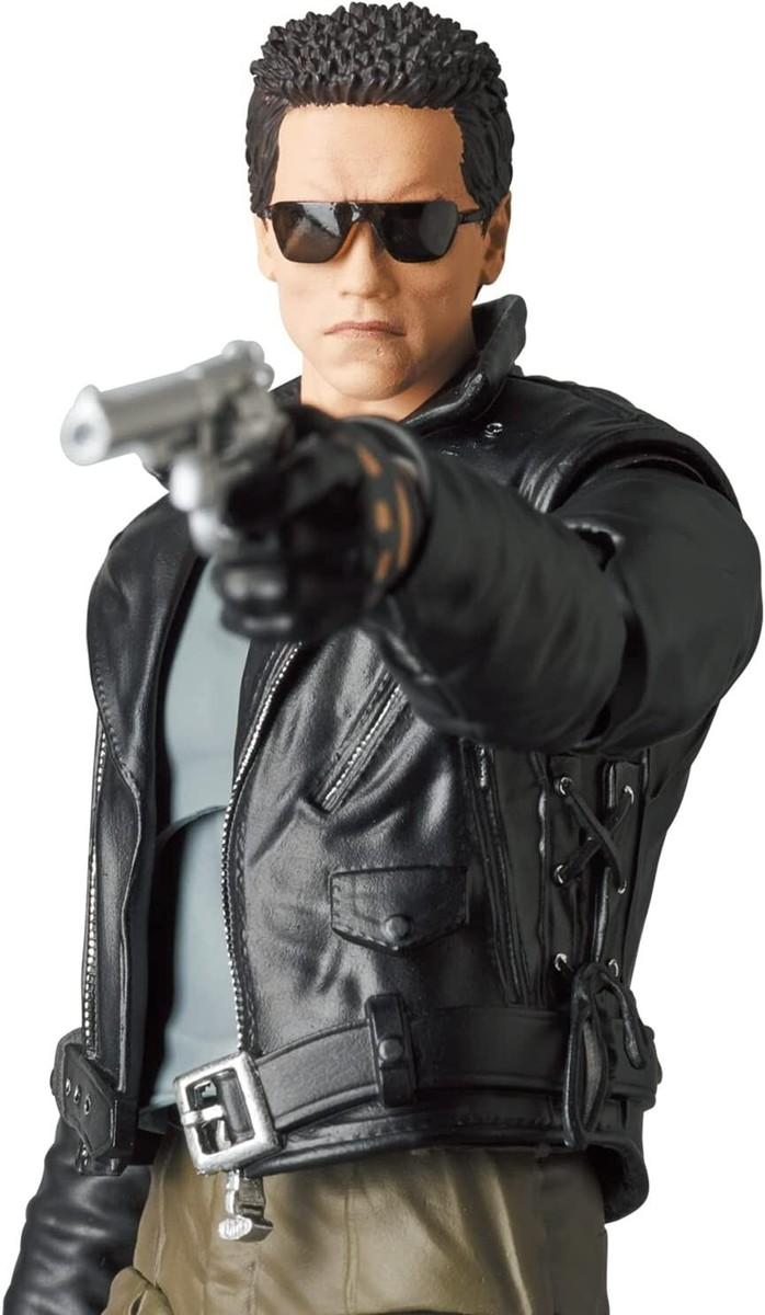 MEDICOM TOY - マフェックス No.176 MAFEX T-800 The Terminator Amazon.com: Medicom Terminator: T-800 MAFEX Action Figure
