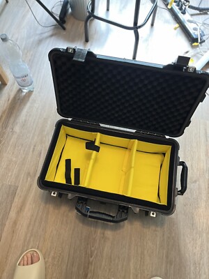 APACHE 5800 Weatherproof Protective Rolling Carry-On Case, Wie Peli 1510
