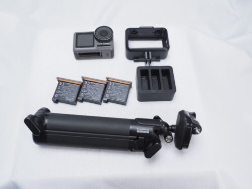 DJI Osmo Action 4K Camera, 3 batteries, charger, DJI tripod selfie stick. - Bild 1 von 12