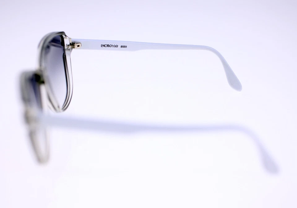 Luxottica 8551 black and white plastic frame ladies sunglasses-circa 1980s-28g - Image 4 of 4