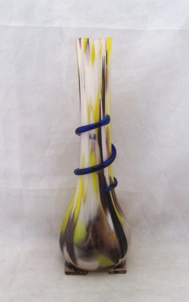 ART DECO BOHEMIAN PURPLE YELLOW & WHITE SPLATTER GLASS VASE, BLUE TRAIL - Image 2 of 4