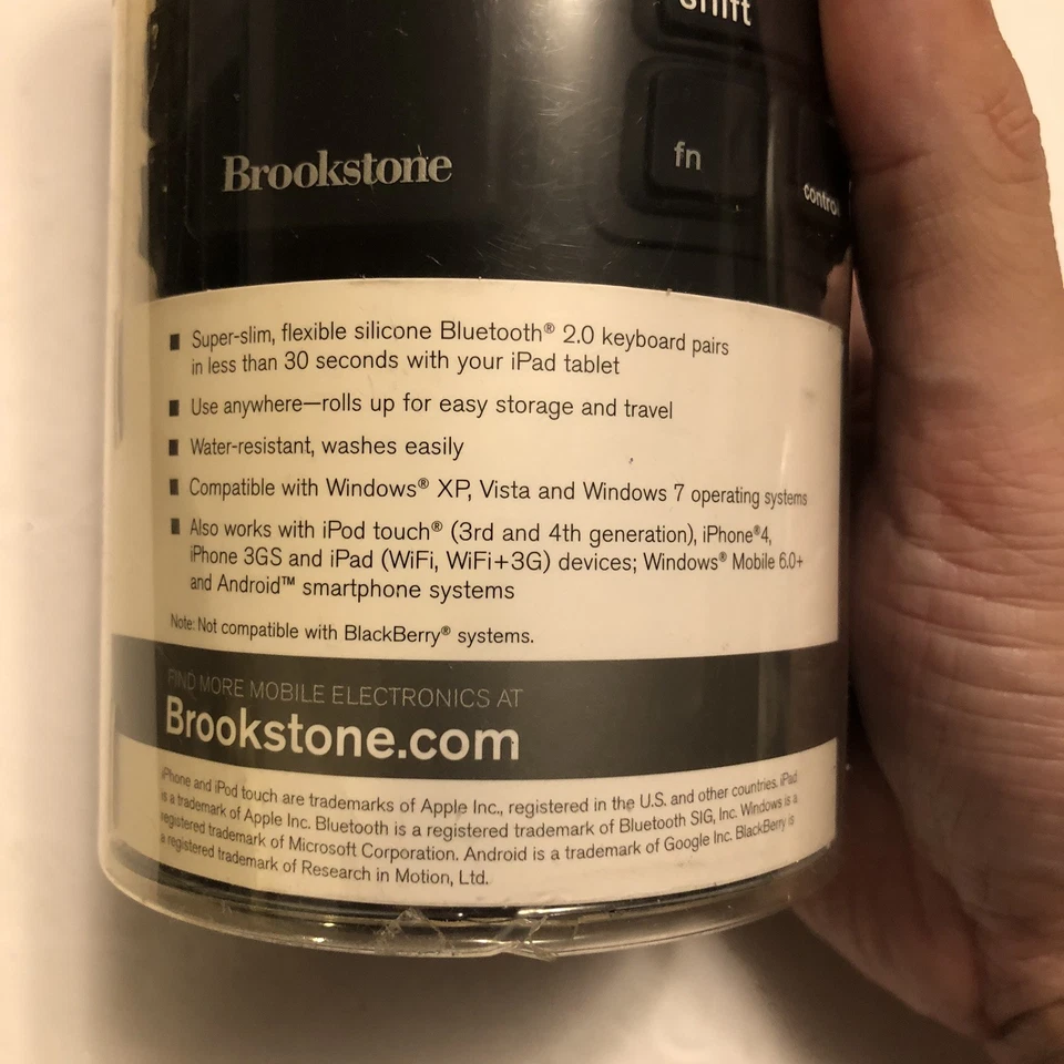 Brookstone Flexible Roll-up Bluetooth Keyboard Model # 682369 @G - Image 3 of 4