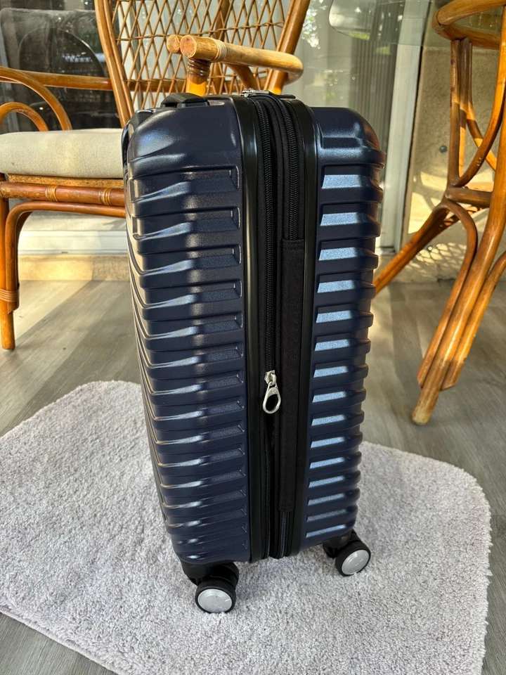 Samsonite Spin Tech 6 Carry-On Spinner Color: Midnight Navy - Image 4 of 4