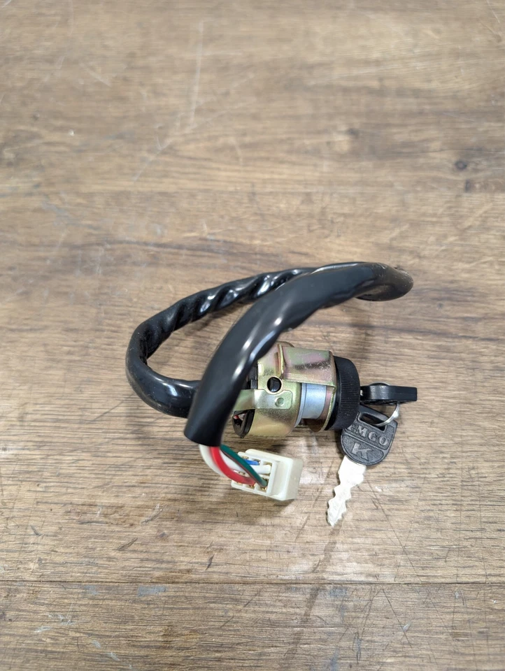 Kawasaki Ninja ZX10R 2004-2005 OEM CERRADURA DE ENCENDIDO CON LLAVE - 27005-5139 Foto 2 de 4