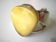 900 Silver Ring Butterscotch Natural Amber Triangle 13.4g/Gr.60