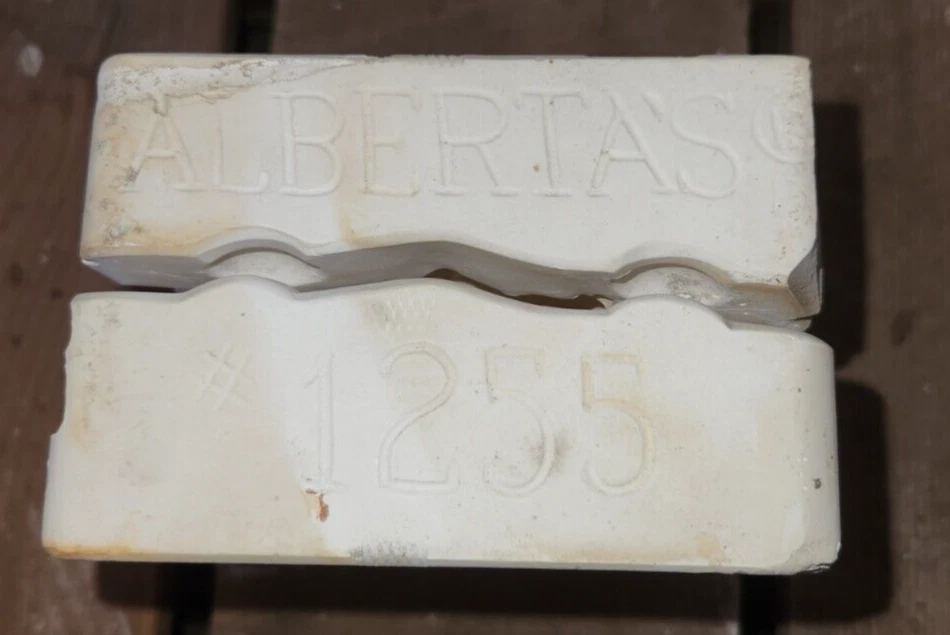 Molde de fundición de cerámica vintage Alberta's 1255 Navidad nieve bebés Foto 3 de 4