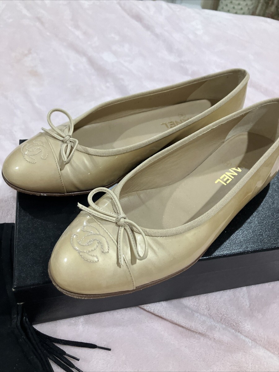 CHANEL ballet bow ballerina flats Sz 40 Lt Beige Patent CHANEL ballet bow ballerina flats Sz 40 Lt Beige Patent