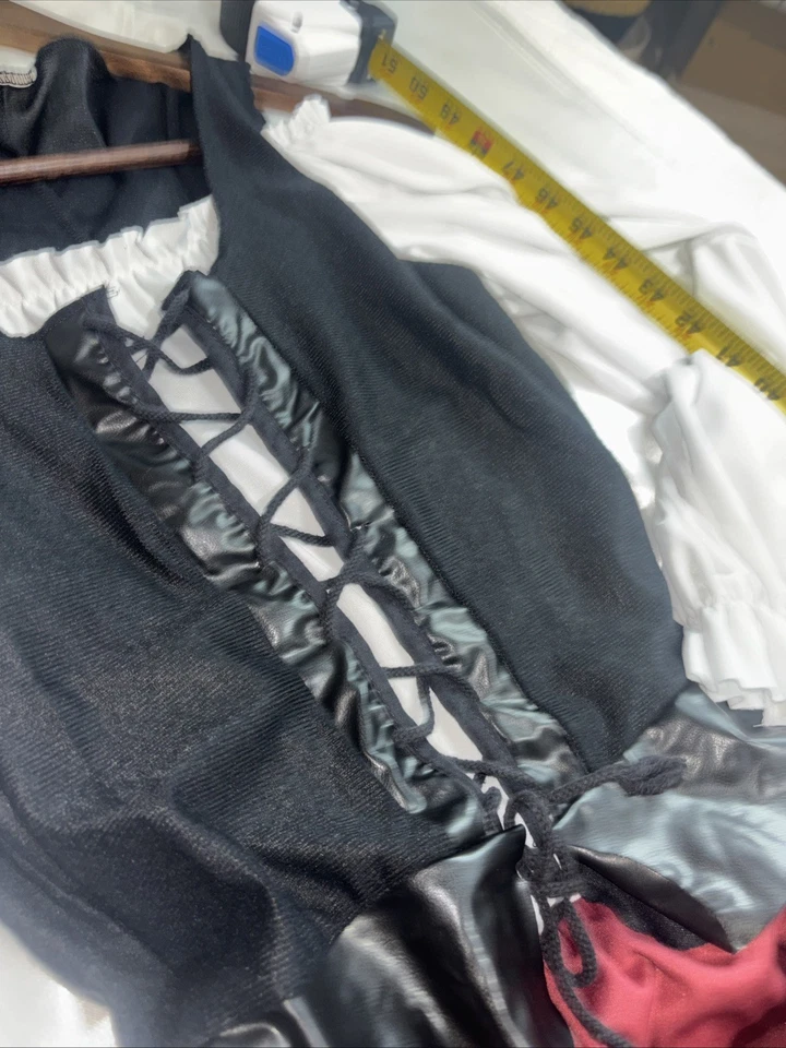 PIRATE WENCH, LONG DRESS COSTUME + CROSSBONES LEATHER - Image 3 of 4