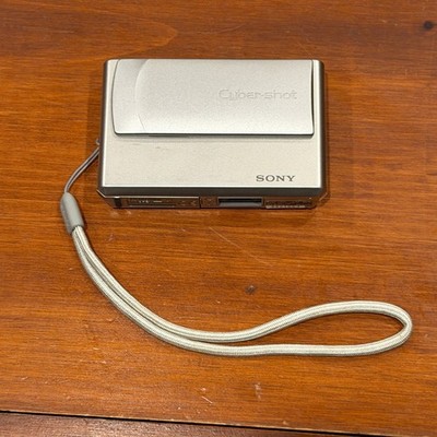 Sony Cyber-shot DSC-T1 Digital Camera 5.0MP 3x Optical Zoom Silver