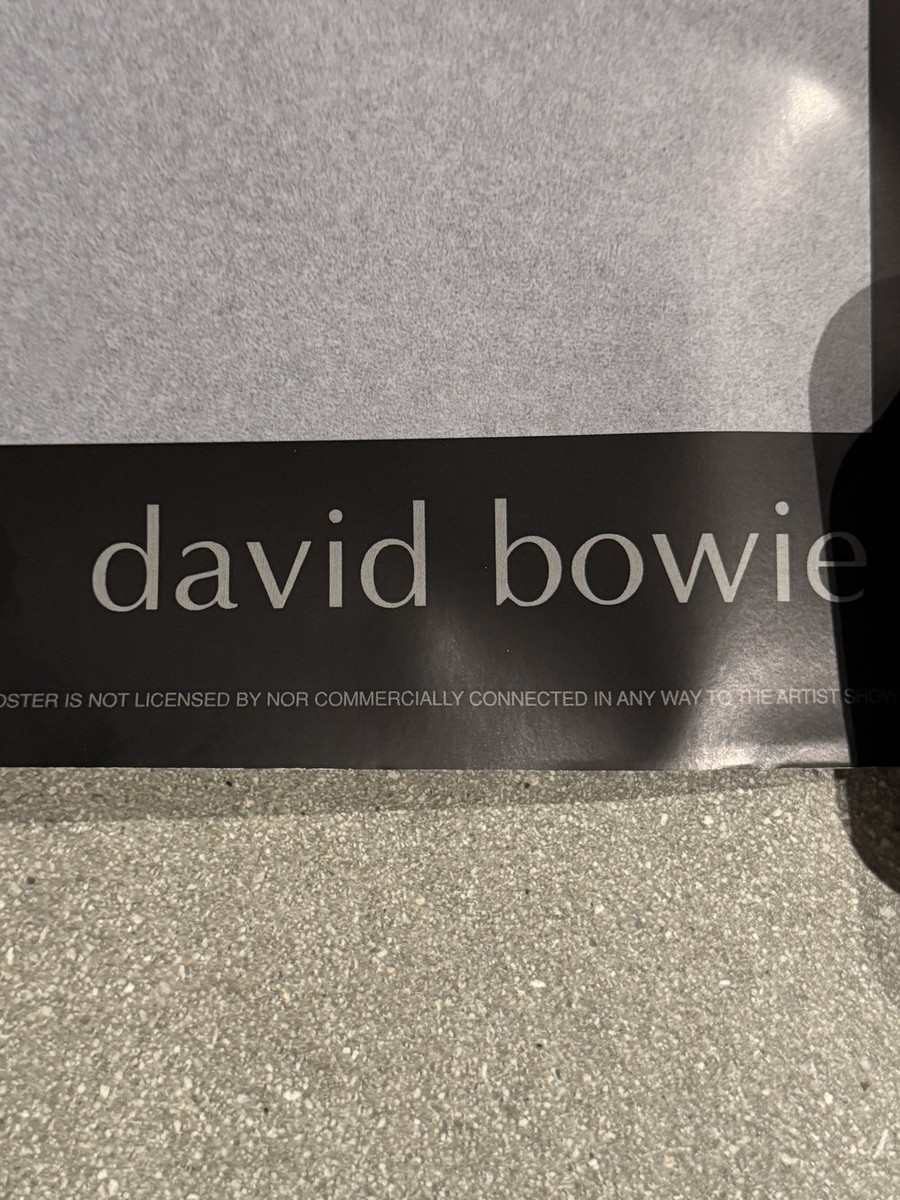 DAVID BOWIE is / コースター,オリジナルステッカー / 非売品 DAVID BOWIE is / コースター,オリジナルステッカー / 非売品