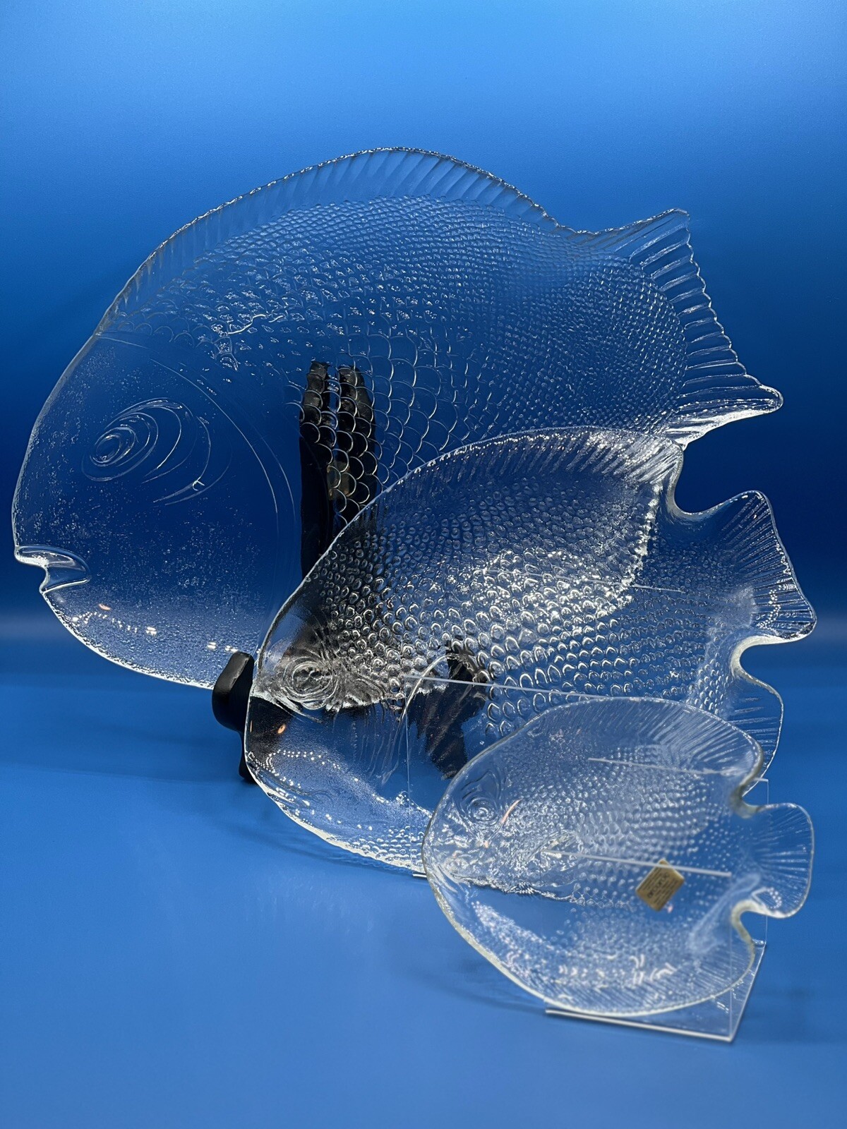 VINTAGE (6) Large Pasabahce & (6) Medium & (10) Small Arcoroc Glass Fish Plates