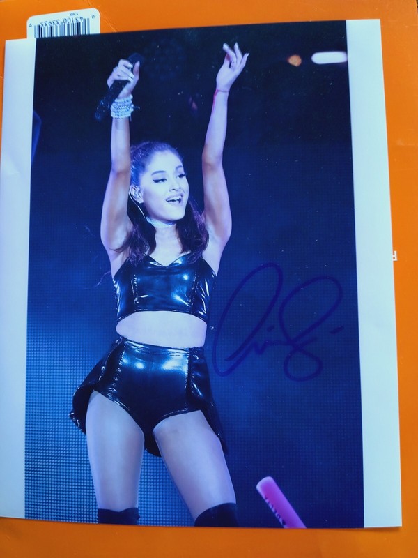 Ariana Grande Signed 8 x 10