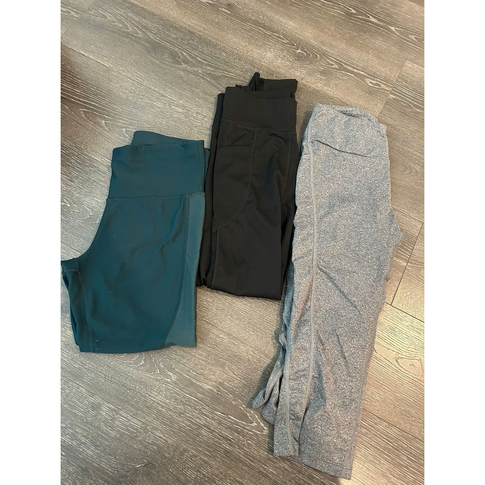 Women's medium legging bundle - image 1