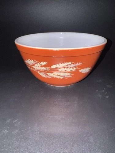 Vintage Pyrex AUTUMN HARVEST WHEAT Design Mixing Bowl #402 1.5 QT
