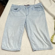 Gloria Vanderbilt Amanda Bermuda Shorts Women 14P Blue Denim Light Wash Pockets