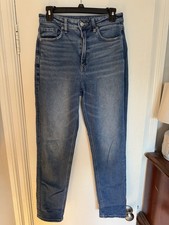 American Eagle Women  s Highest Rise Mom Jeans Size 6 Long Medium Wash