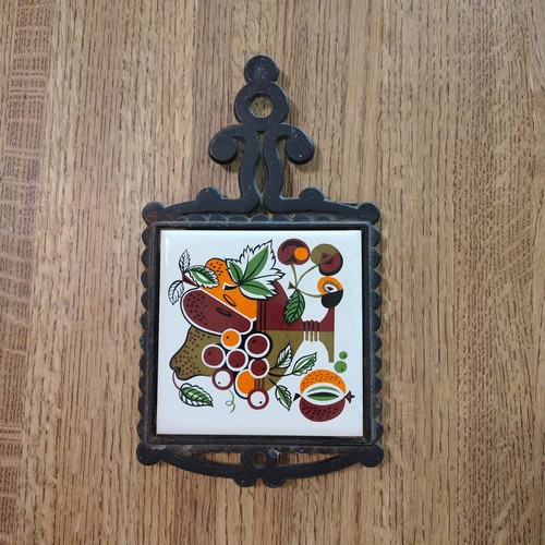 Vintage Cast Iron Trivet Made In Japan Tile Decorated W/Bowl Of Fruit 70s Retro