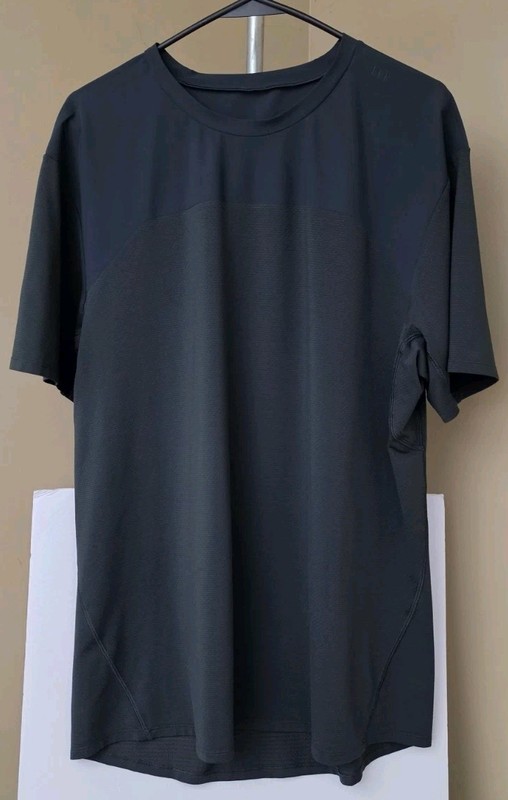 Lululemon Mens Active Shirt Size Large 