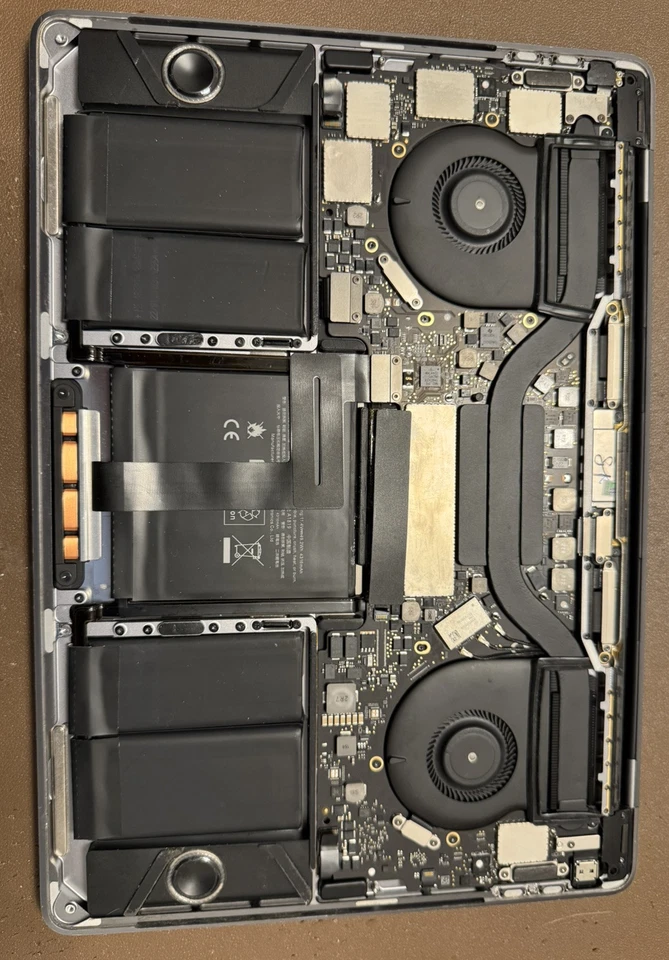 Apple MacBook Pro 13" 2016 · i5 · 8GB · 256GB, Foto 3 von 5