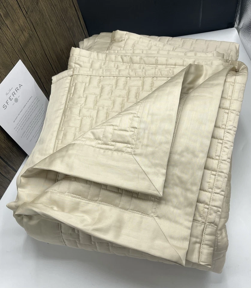 Colcha SFERRA Sampietrini Completa/Rainha Cobertura Algodão Cetim 96x100”, Areia $650 - Imagem 3 de 4