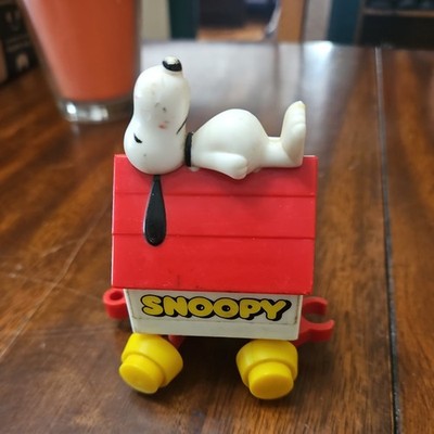VINTAGE PEANUTS SNOOPY TRAIN CARRIAGE UNITED FEATURE SYNDICATE 1960S