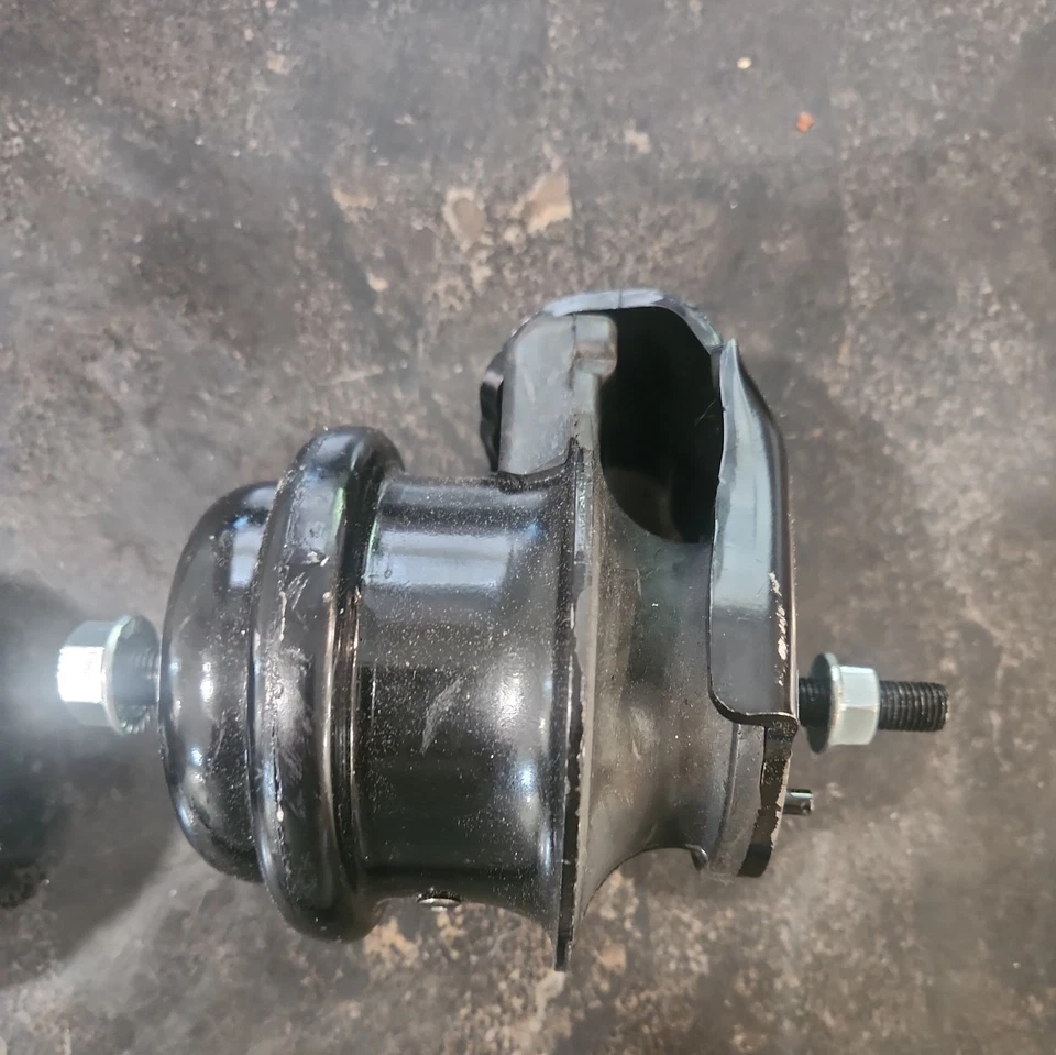 Montaje de motor delantero L & R para 03-07 Infiniti G35 / 03-08 FX35 3,5 L Foto 3 de 4