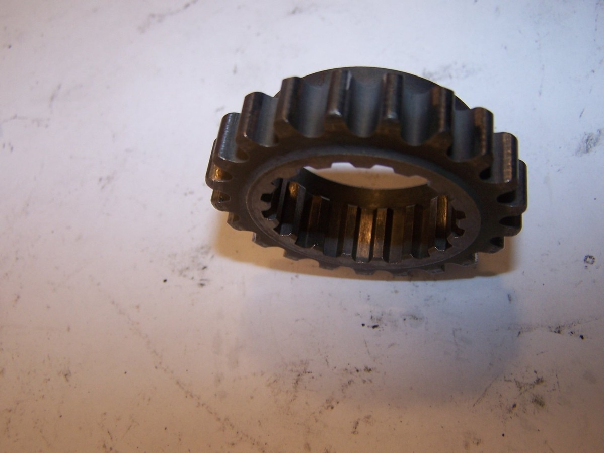 KAWASAKI ZX11 CRANKSHAFT CRANK SPROCKET 21T 12046-1084 ZX 11 ZX-11