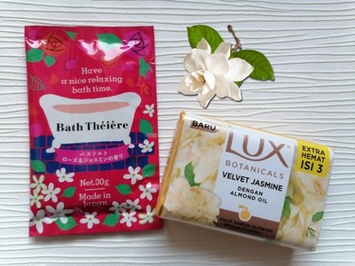 Japanisches Wellness-Set: Bath Théière Badesalz (Rose & Jasmin) + Lux Seife
