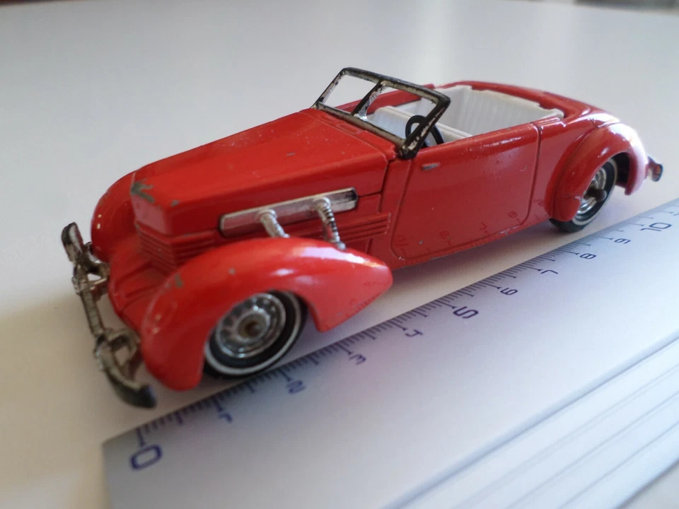cord cabriolet modele 812 rouge sans capote - matchbox - Photo 1/1