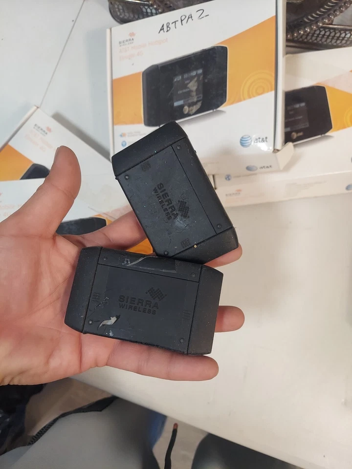 (6) AT&T Sierra WIRELESS ELEVATE 4G MOBILE Hotspot . No Returns No Cables/batter - Image 3 of 4