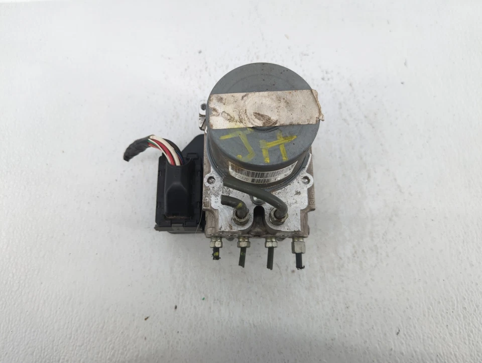 Módulo de control de bomba ABS Nissan Pathfinder 2015-2015 FWK0S Foto 3 de 4