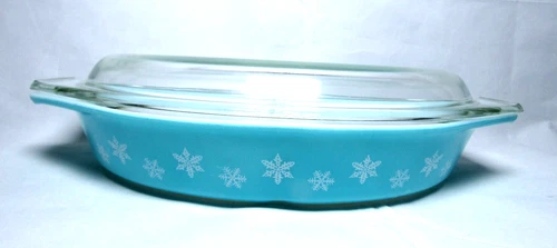 Vintage Pyrex Turquoise Snowflake 1.5 Quart Divided Casserole Dish with Lid